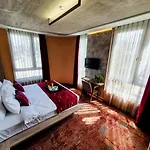 Code Hotel