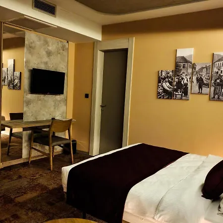 Hotel Code 4*