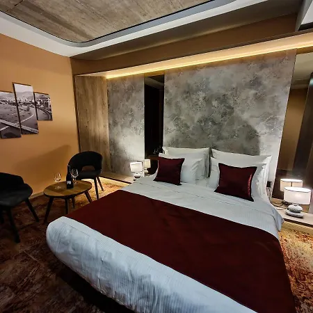 Code ホテル ゼニツァ