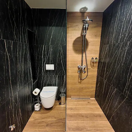 Code ホテル ゼニツァ